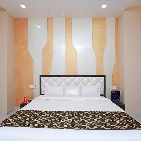 Oyo 10360 Hotel Grand Manoranjan Gorakhpur Exteriör bild