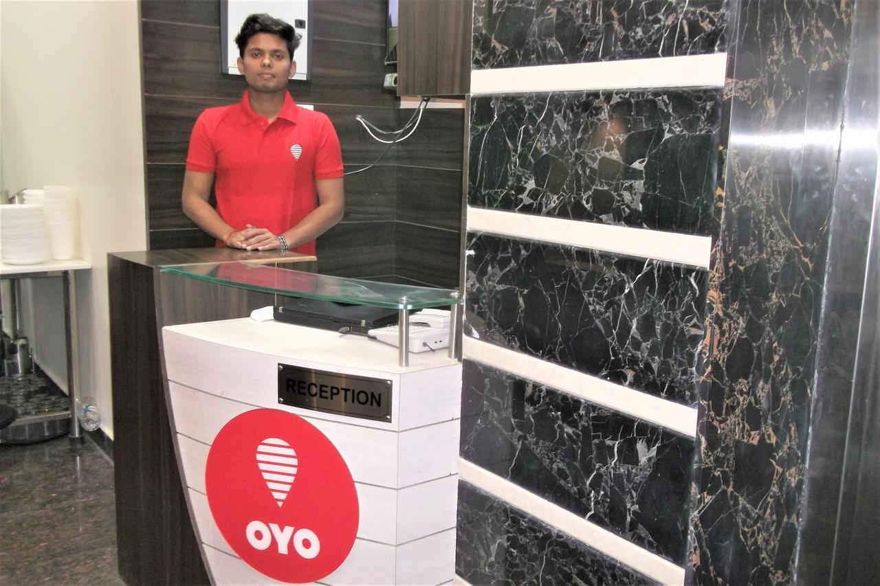 Oyo 10360 Hotel Grand Manoranjan Gorakhpur Exteriör bild