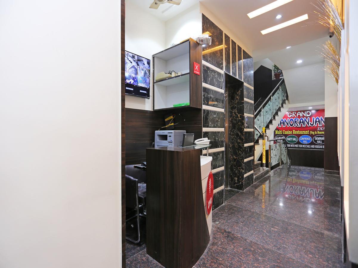 Oyo 10360 Hotel Grand Manoranjan Gorakhpur Exteriör bild
