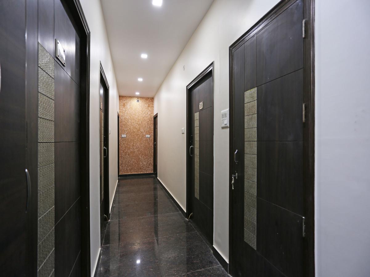 Oyo 10360 Hotel Grand Manoranjan Gorakhpur Exteriör bild