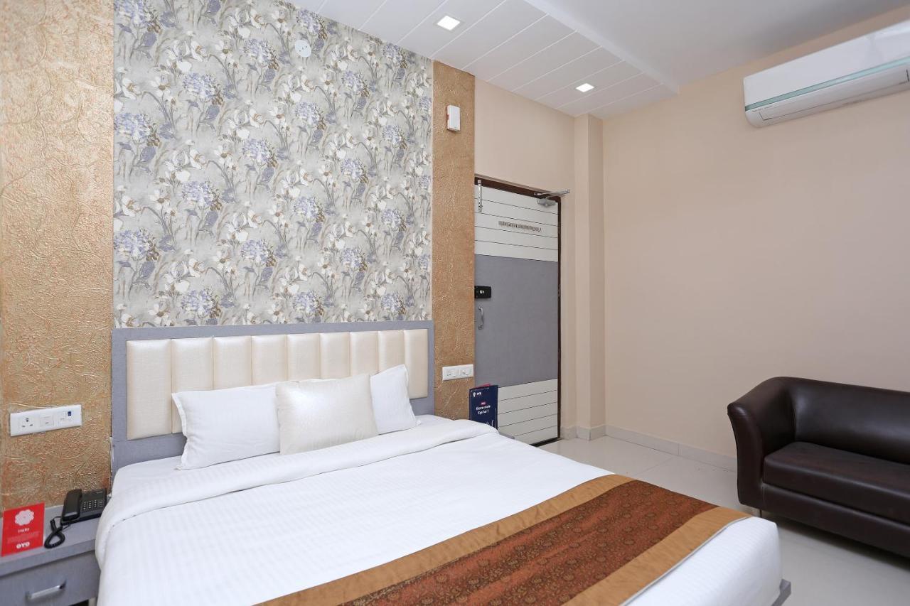 Oyo 10360 Hotel Grand Manoranjan Gorakhpur Exteriör bild
