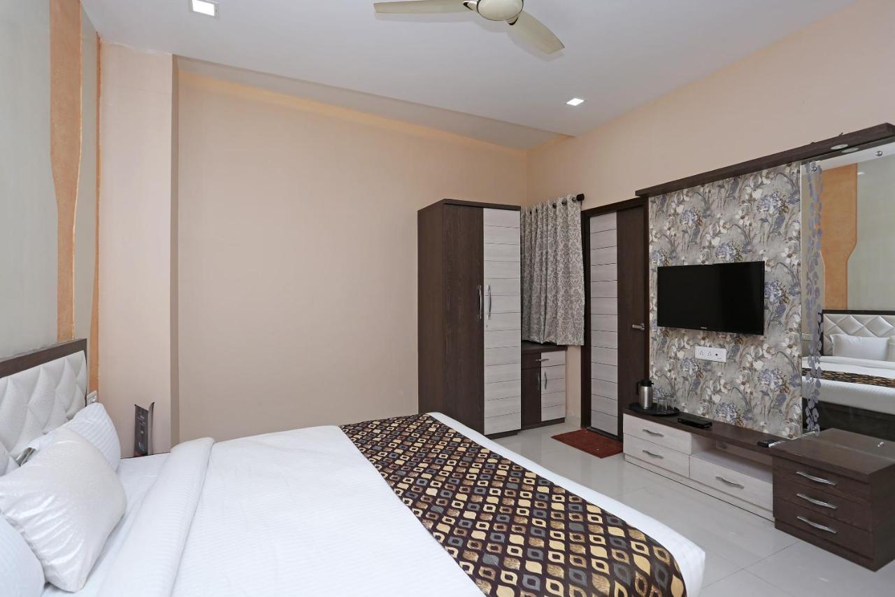 Oyo 10360 Hotel Grand Manoranjan Gorakhpur Exteriör bild