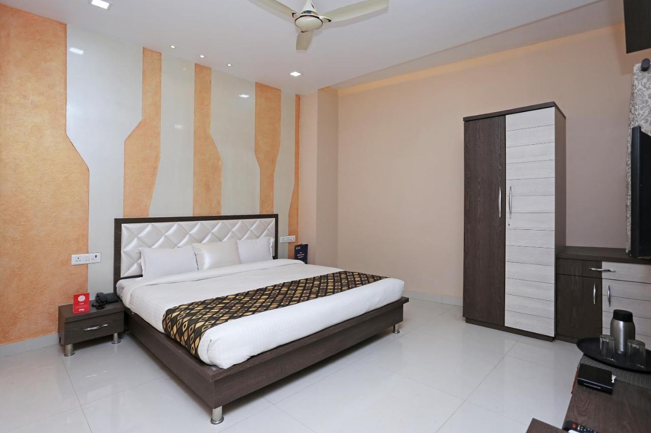 Oyo 10360 Hotel Grand Manoranjan Gorakhpur Exteriör bild