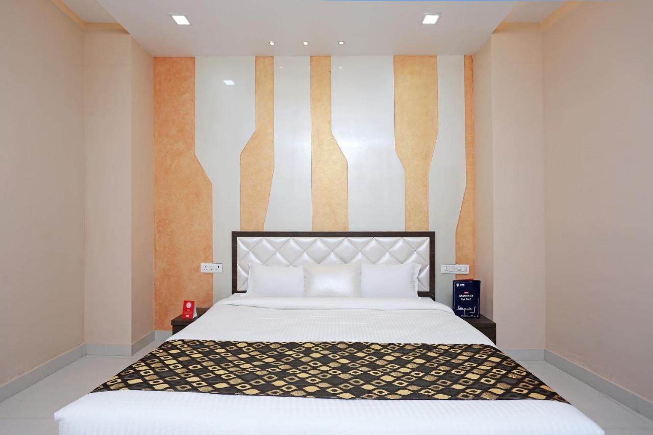 Oyo 10360 Hotel Grand Manoranjan Gorakhpur Exteriör bild