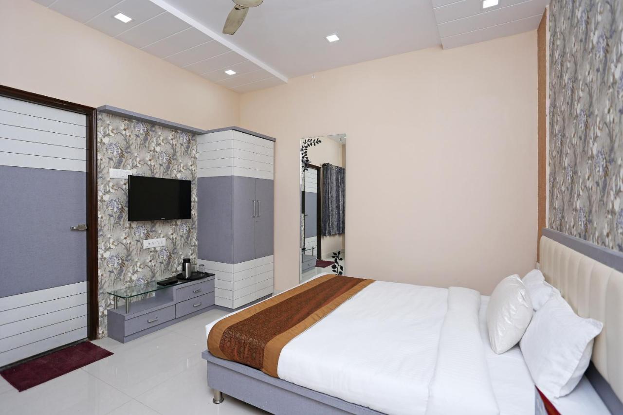 Oyo 10360 Hotel Grand Manoranjan Gorakhpur Exteriör bild