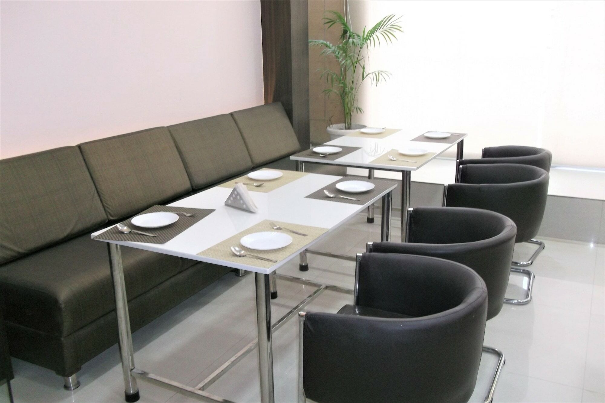 Oyo 10360 Hotel Grand Manoranjan Gorakhpur Exteriör bild